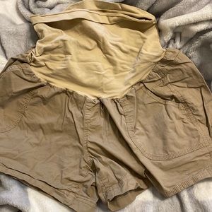 Beige maternity shorts